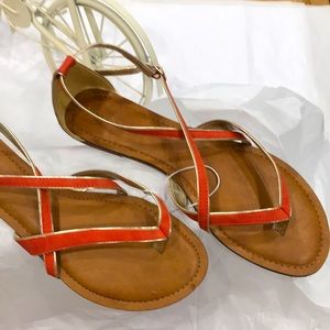 SIZE 10 lady MERONA THONG sandles. Has rubber soles COMFORT inside GOLDEN/CORAL